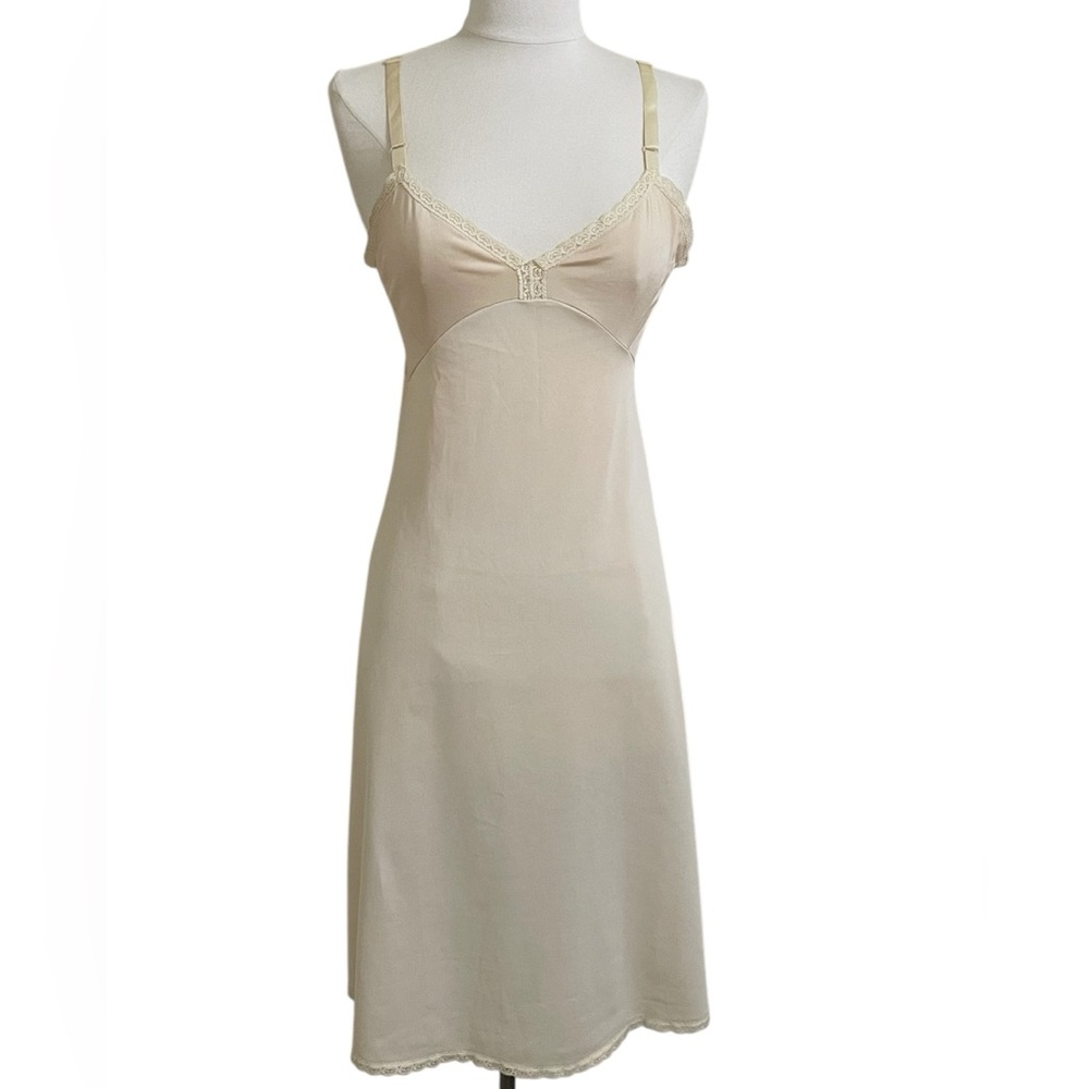 VINTAGE Shadowline Womens Cream Empire Design Full Slip Size 34